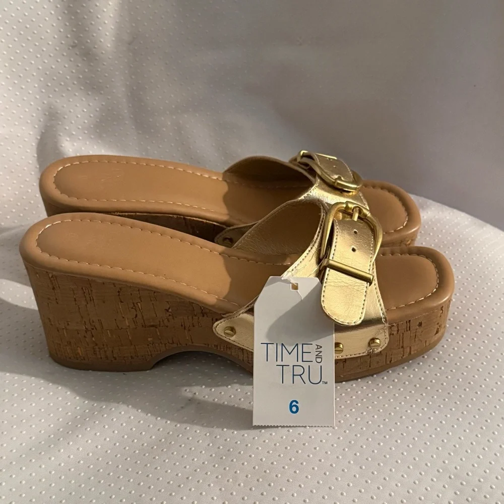 Time and Tru Metallic Gold Wedge Sandals Cork Platform Women’s Size 6 New